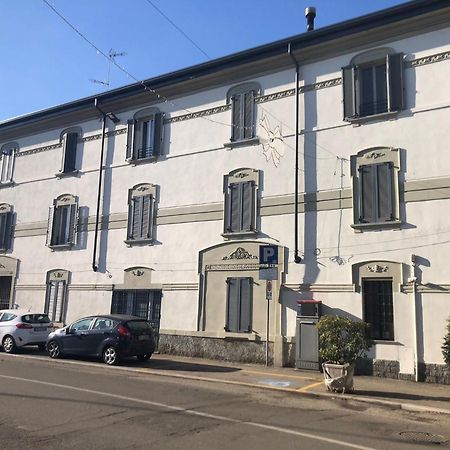 L' Appartamento Del Borgo - Parcheggio Riservato ปาเวีย ภายนอก รูปภาพ